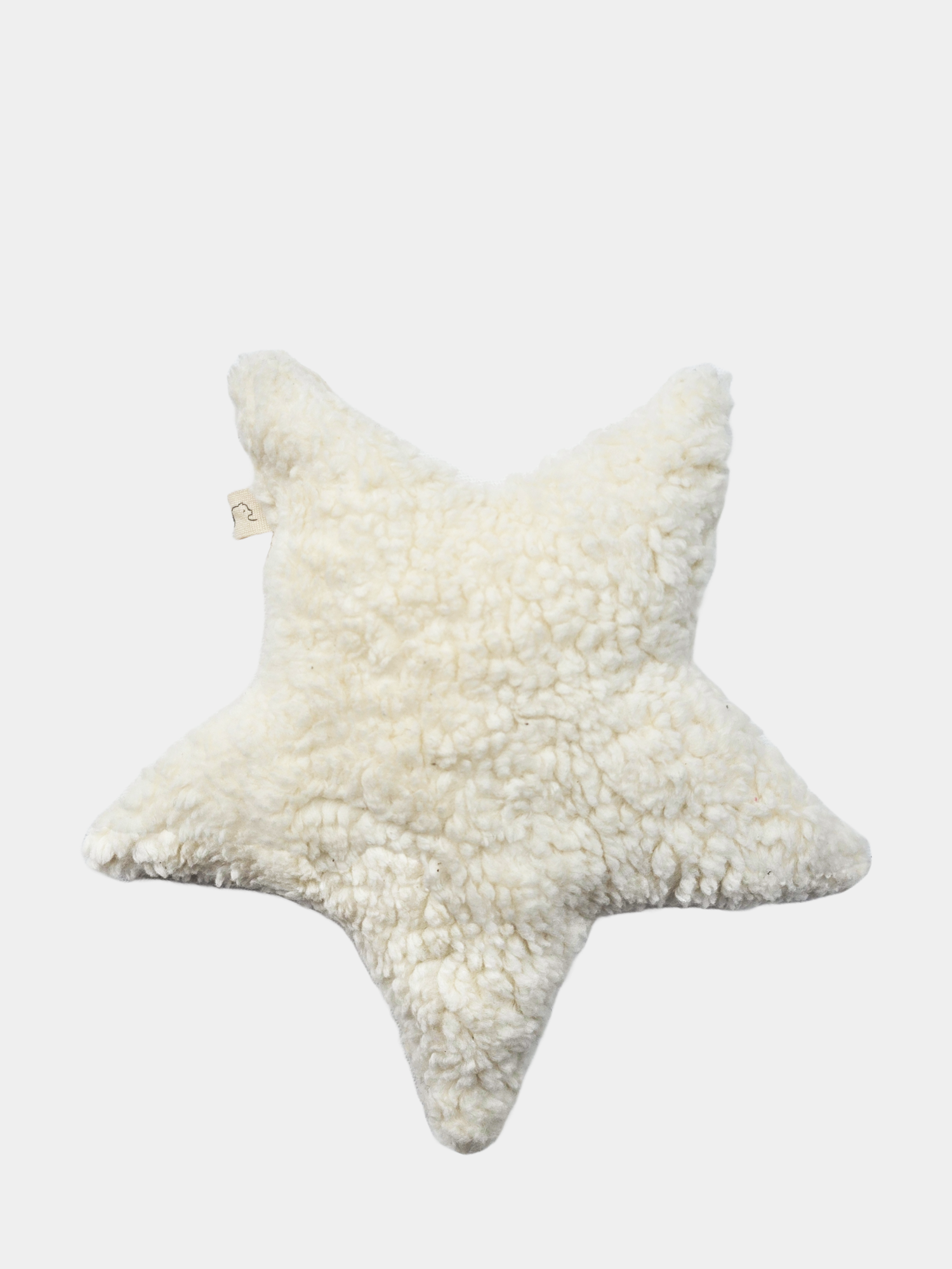 Großer Kuschelstern Bio-Teddy - Natur: Ein weißes, flauschiges Sternkissen aus 100% Bio-Baumwolle, ideal als nachhaltiges Geschenk zur Geburt und liebevoll handgenäht in Berlin.